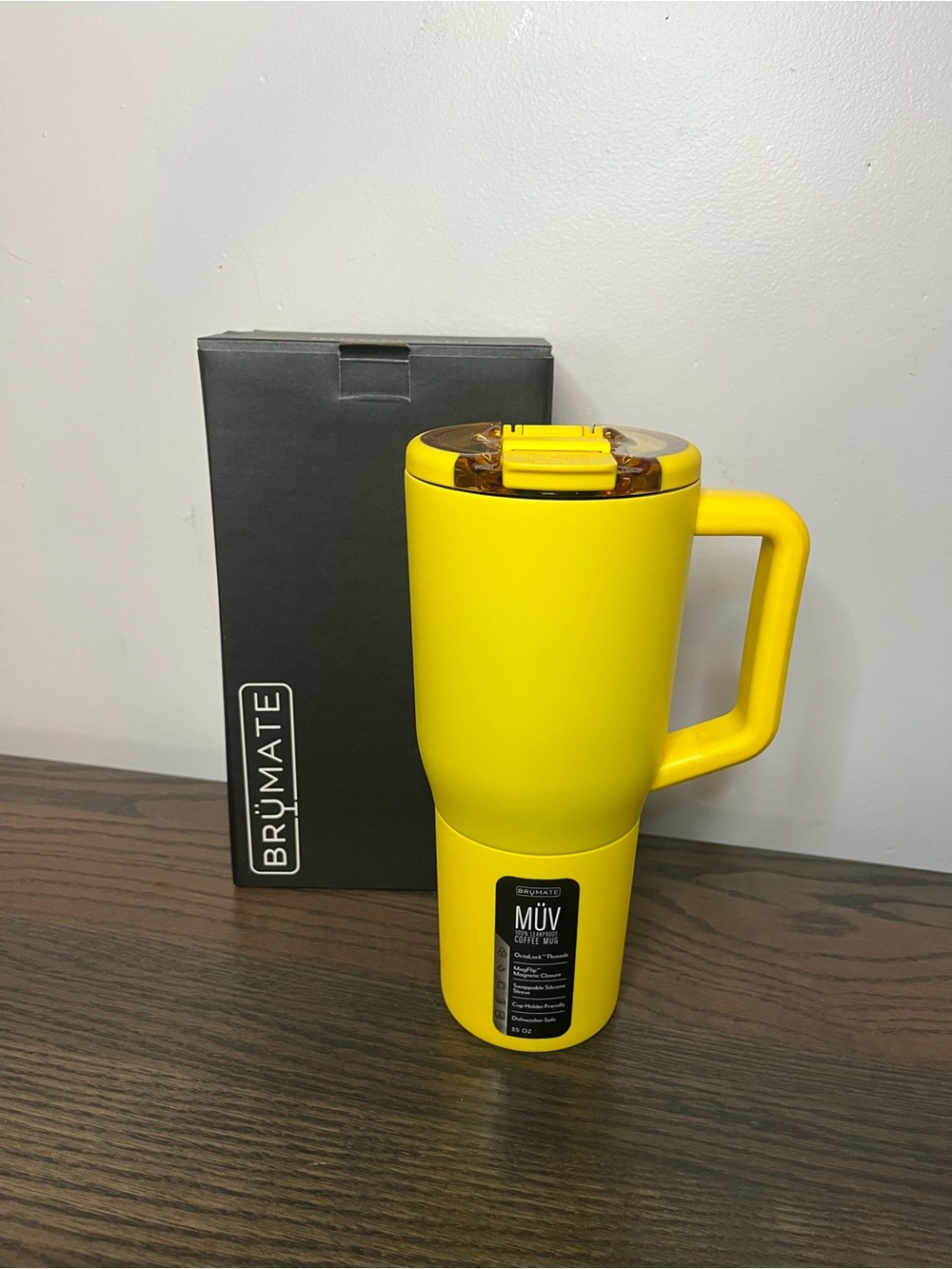 NEW! Brumate 35oz Pineapple Muv Tumbler